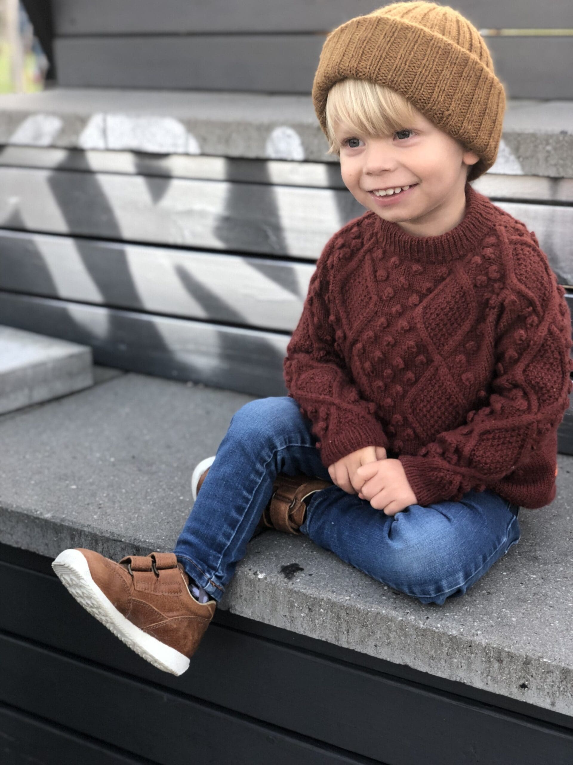 Bindiuppskrift – Diamonds And Pearls Sweater Junior