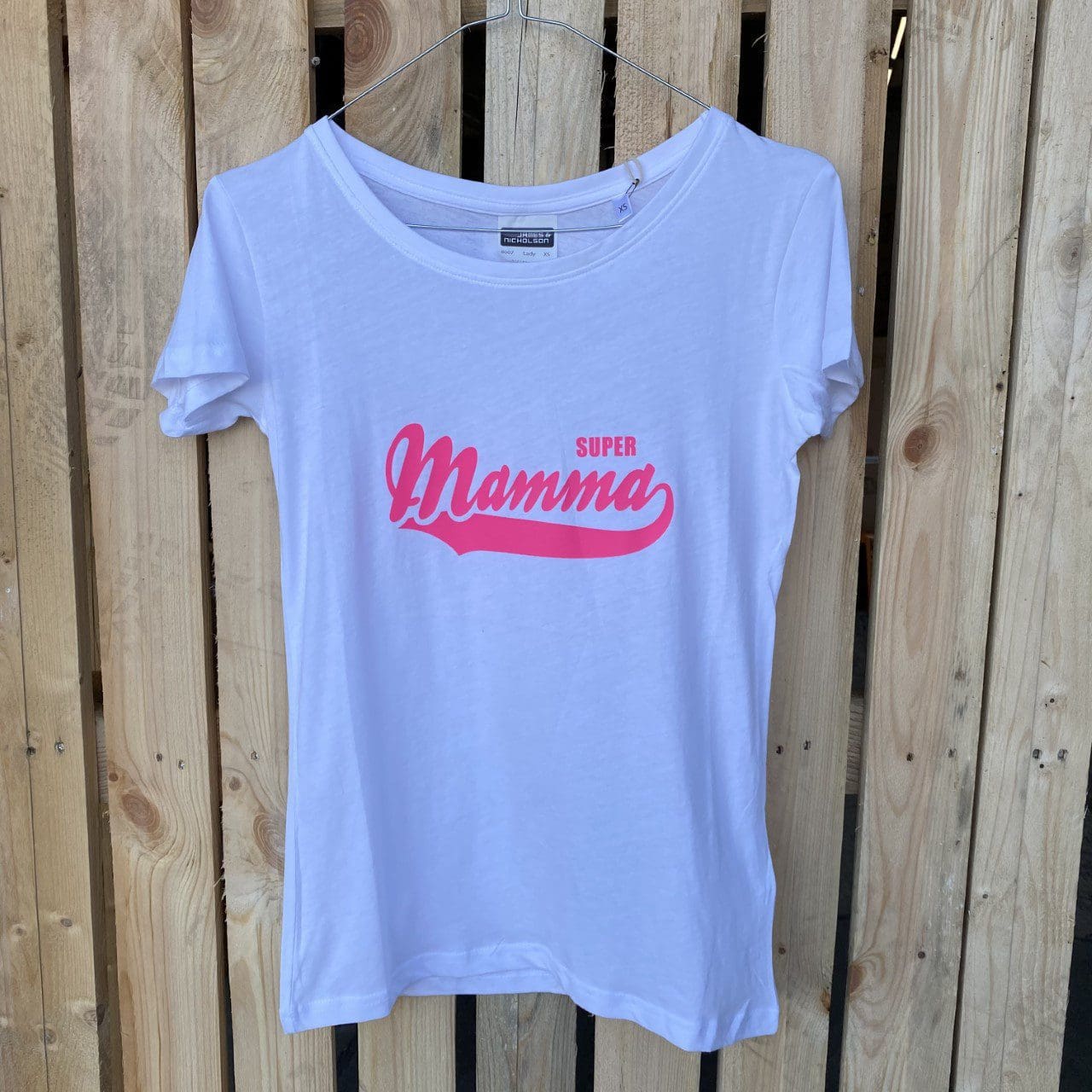 T-Shirt Super Mamma (Baseball) Hvít V/Pink Prent
