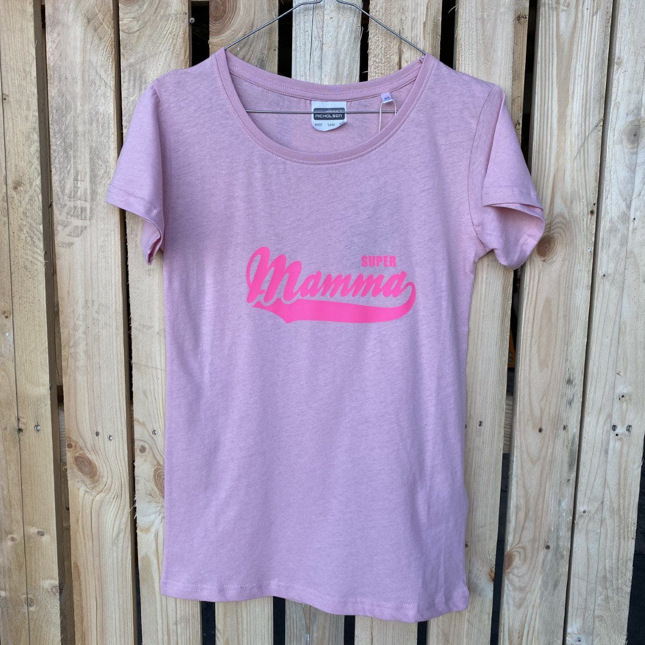 T-Shirt Super Mamma (Baseball) Ljósareyð V/Pink Prent