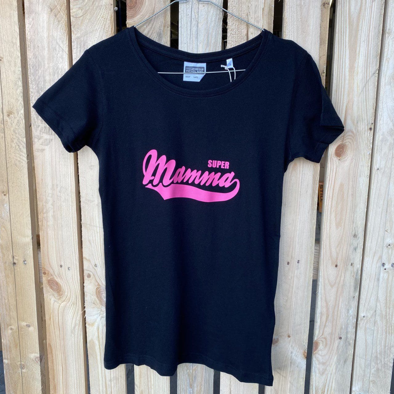 T-Shirt Super Mamma (Baseball) Svørt V/Pink Prent
