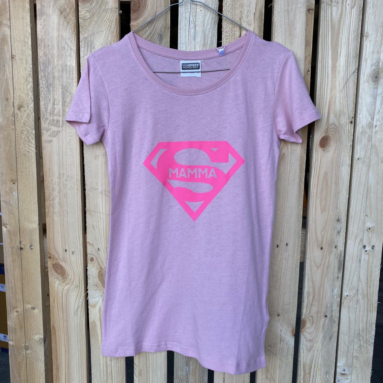 T-Shirt Mamma (Super Logo) Ljósareyð V/Pink Prent
