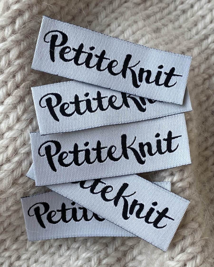 Petiteknit Spjaldur