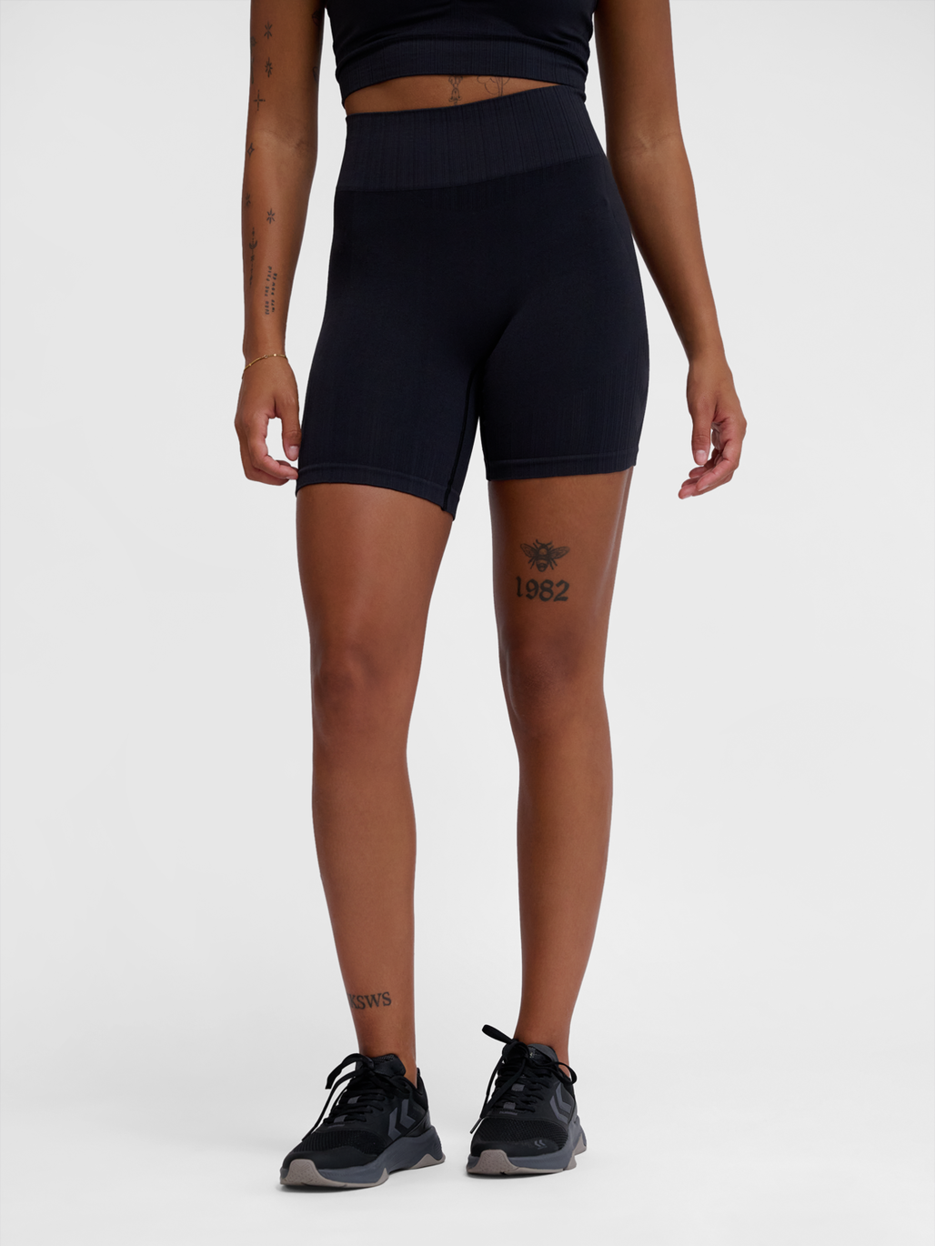 Mt Define Seaml Scrunch Shorts