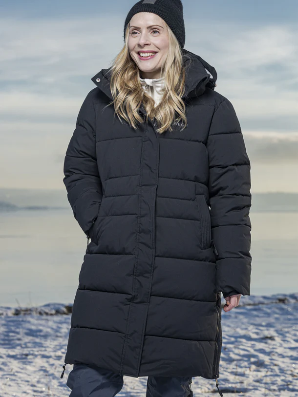 Narvik Frakki Til Kvinnur, Svartur