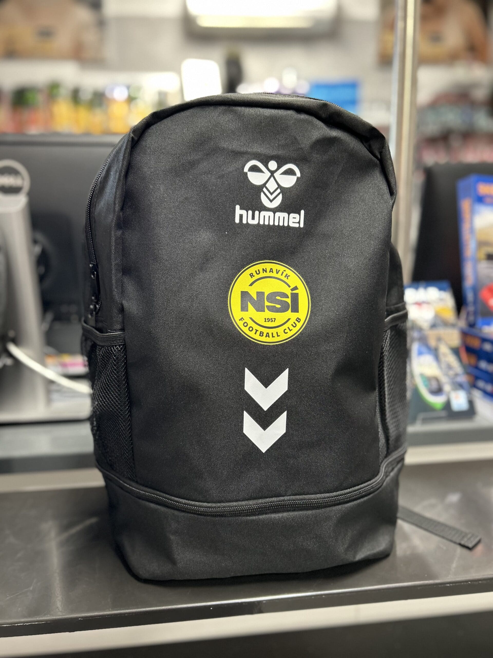 Hummel HmlESSENTIAL Backpack – Leichter Rucksack Für Alltag & Sport, Mit Praktischem Design Und Viel Stauraum Hummel HmlESSENTIAL Backpack – Leichter Rucksack Für Alltag & Sport, Mit Praktischem Design Und Viel Stauraum